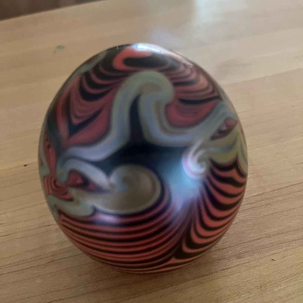 Vintage Vandermark Glass Egg - Picture 5 of 10